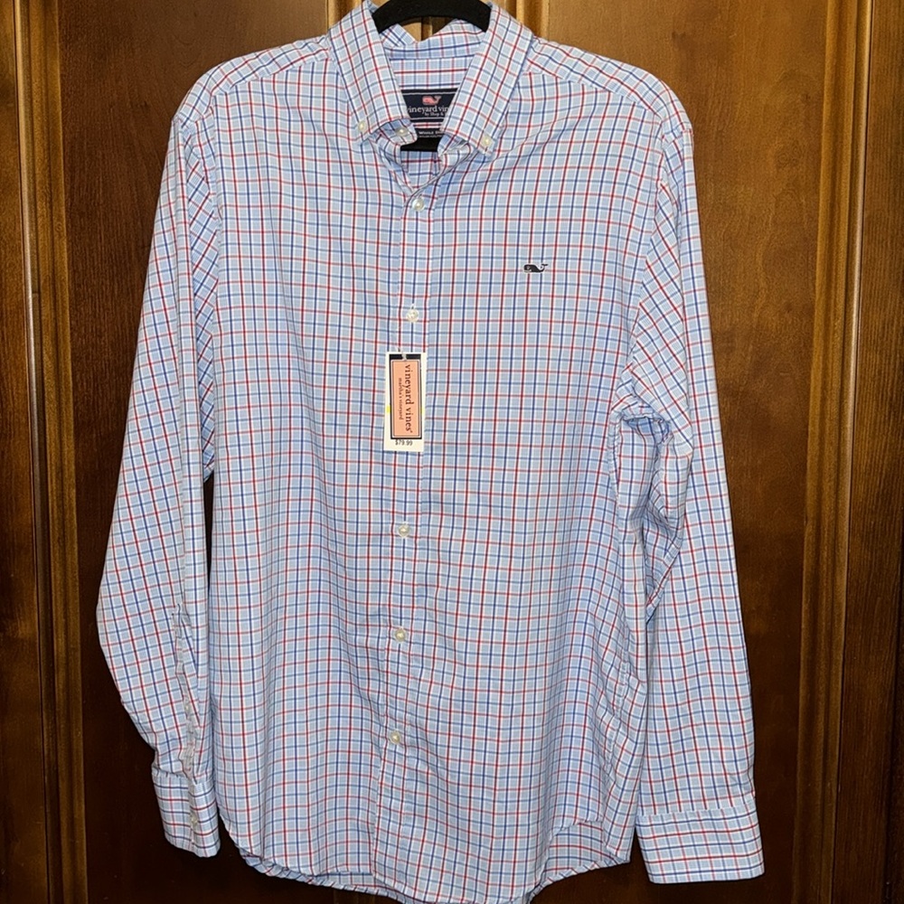 Vineyard Vines NWT Classic Whale Shirt Medium. Red/white/blue.